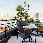 Mama Shelter East מלון