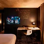 巴黎东妈妈庇护酒店 2*