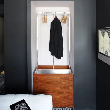 Mama Shelter East 2*