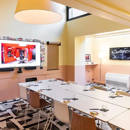 Mama Shelter East Hotel 2*