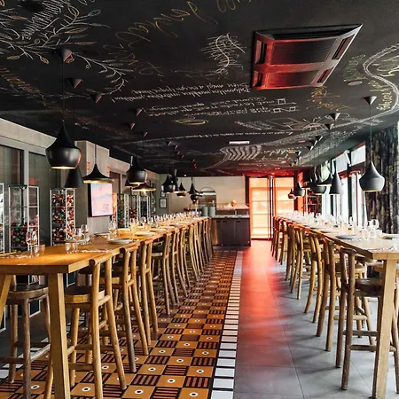 Mama Shelter East מלון 2*