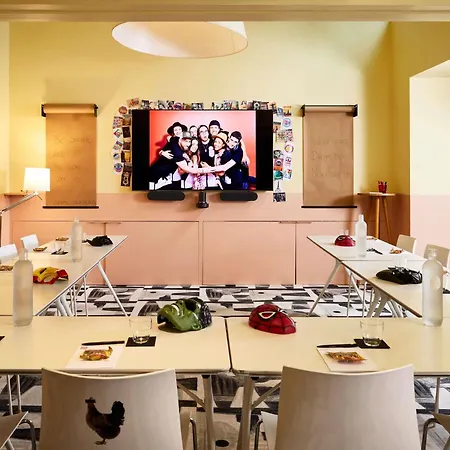 Hotel Mama Shelter East 2*