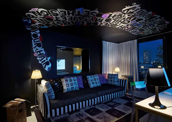 Mama Shelter East Otel