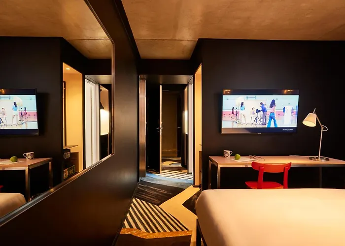 Hotell Mama Shelter East 2*